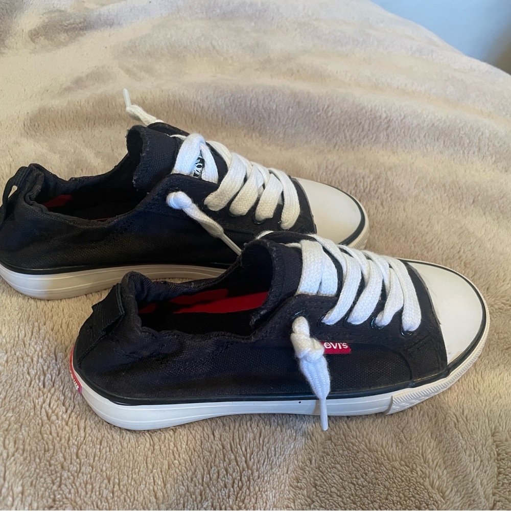 Levi's Black and White Casual Sneakers